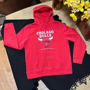 NBA Men Chicago Bulls CloakVintageUK Vintage NBA Chicago
Bulls Hoodie